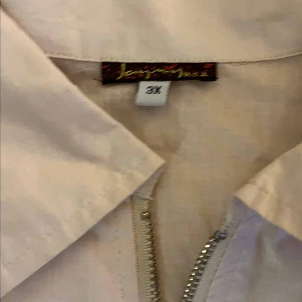 Cream - Picture 3 of 3